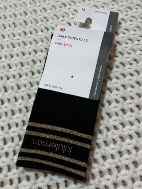 NWT lululemon daily stride crew sock black/gold